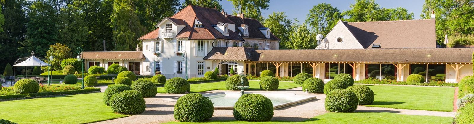 OLEVENE Image - Hostellerie de Levernois-